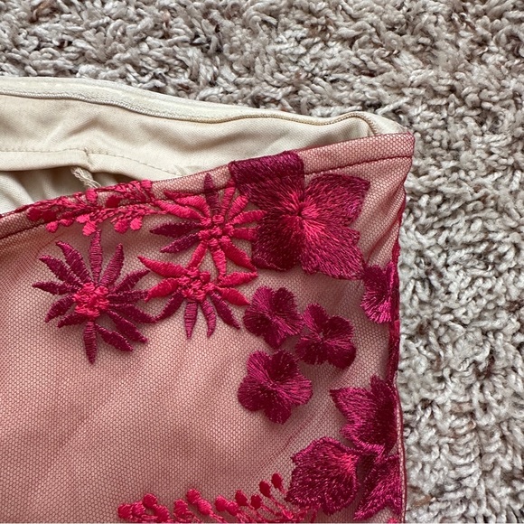 PrettyLittleThing Fuchsia Bandeau Embroidered Lace Bodycon Dress Women’s Size 8 - Picture 13 of 16